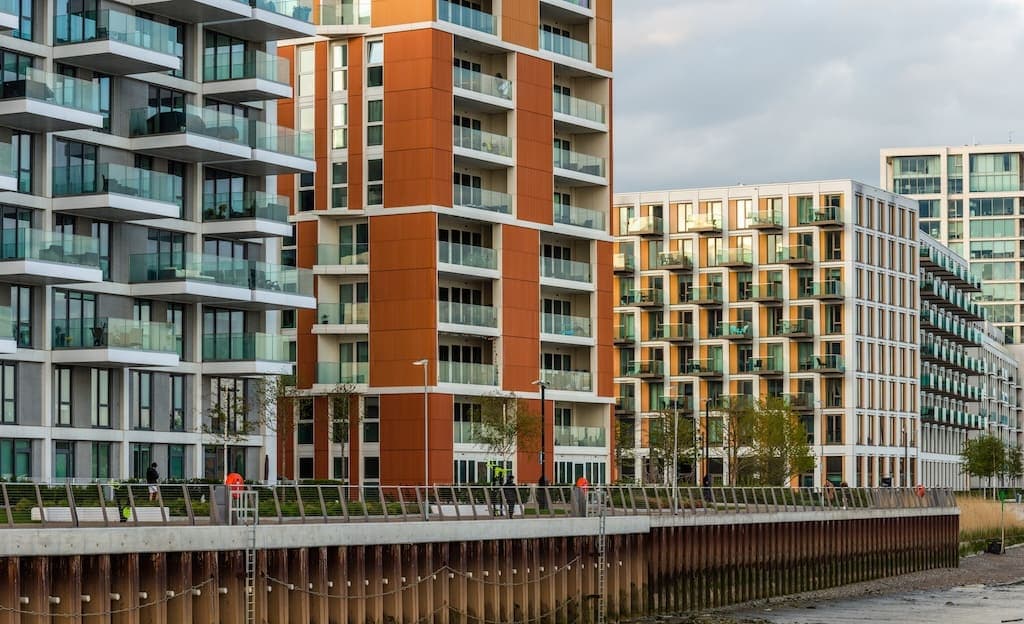 Intelligent water treatment for residential complexes