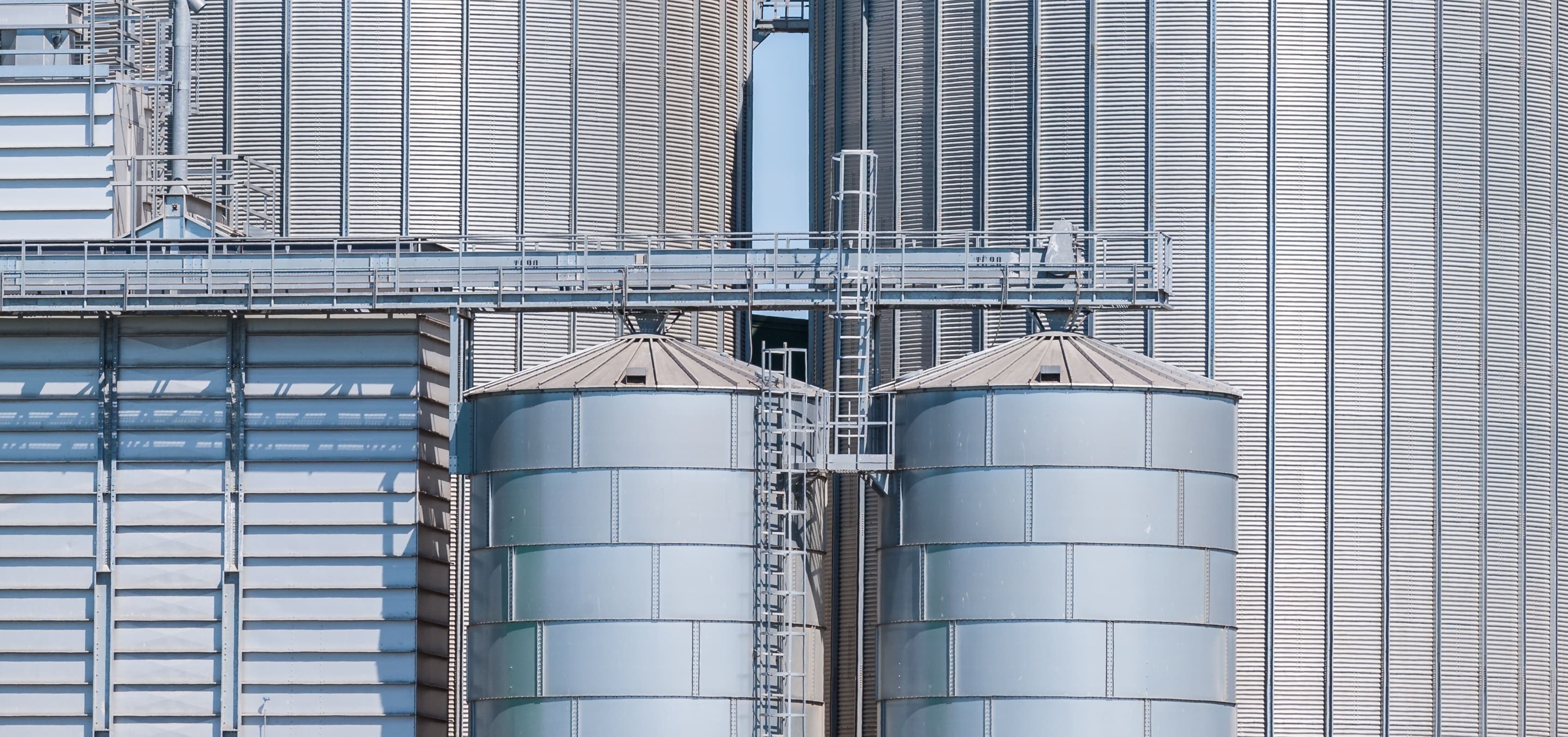 Консультація фахівців щодо цементної промисловості