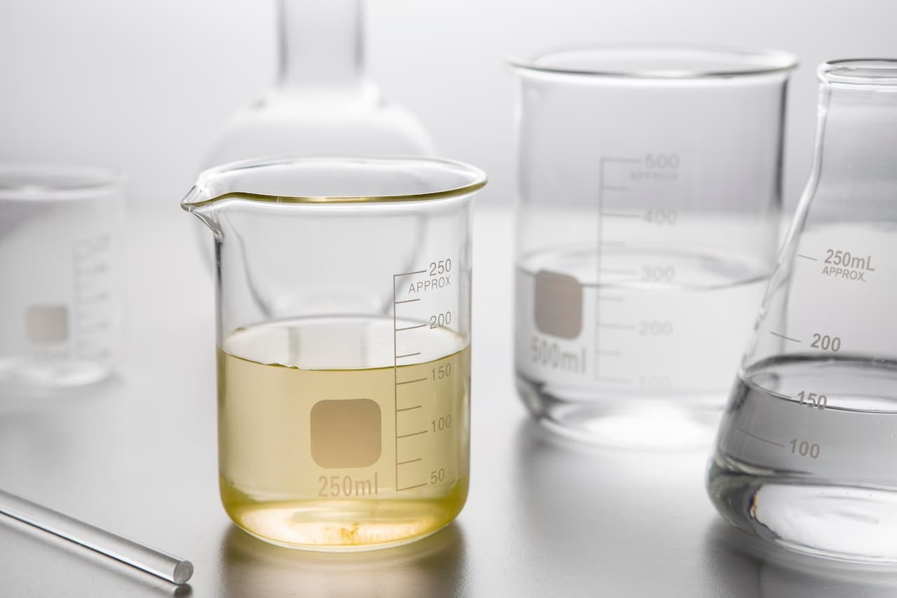 Додавання коригувальних присадок