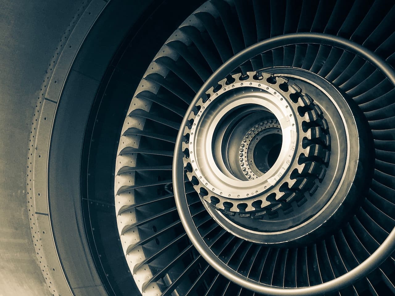 Ілюстрація турбінні оливи