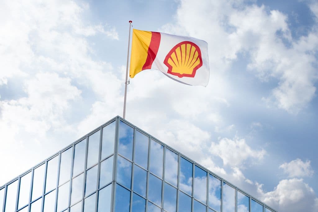 kompaniia-shell-zaiavyla-pro-namir-vidmovytysia-vid-rosiyskoi-nafty-ta-hazu